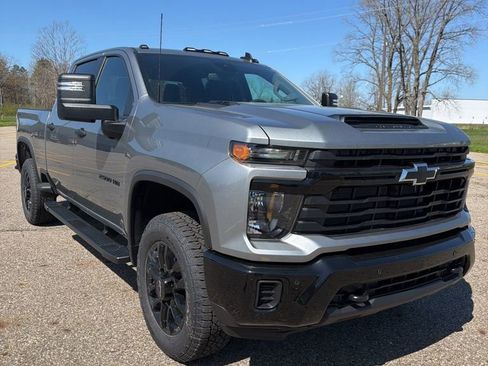 New 2026 Chevrolet Silverado 2500 Custom w/ Custom Value Package AWD/4WD image 3