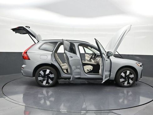 New 2025 Volvo XC60 T8 Plus w/ Protection Package Premier AWD/4WD image 30