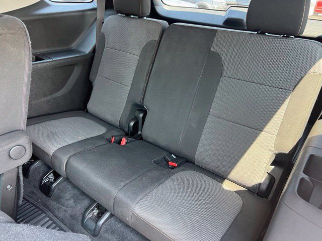 Used 2019 Chevrolet Traverse LT FWD image 22