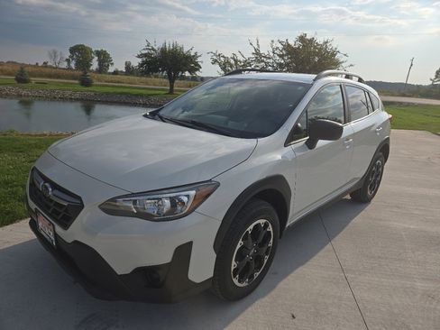 Used 2022 Subaru Crosstrek 2.0i image 8