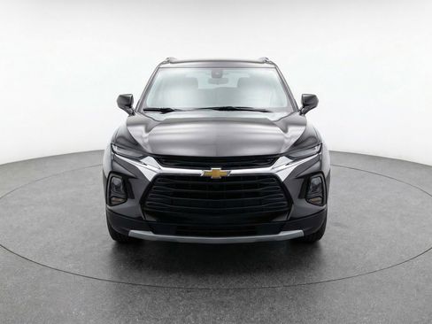 Used 2025 Chevrolet Blazer LT image 2