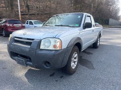 Used 2001 Nissan Frontier XE image 3