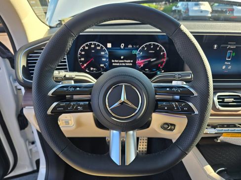 New 2026 Mercedes-Benz GLS 450 4MATIC image 15