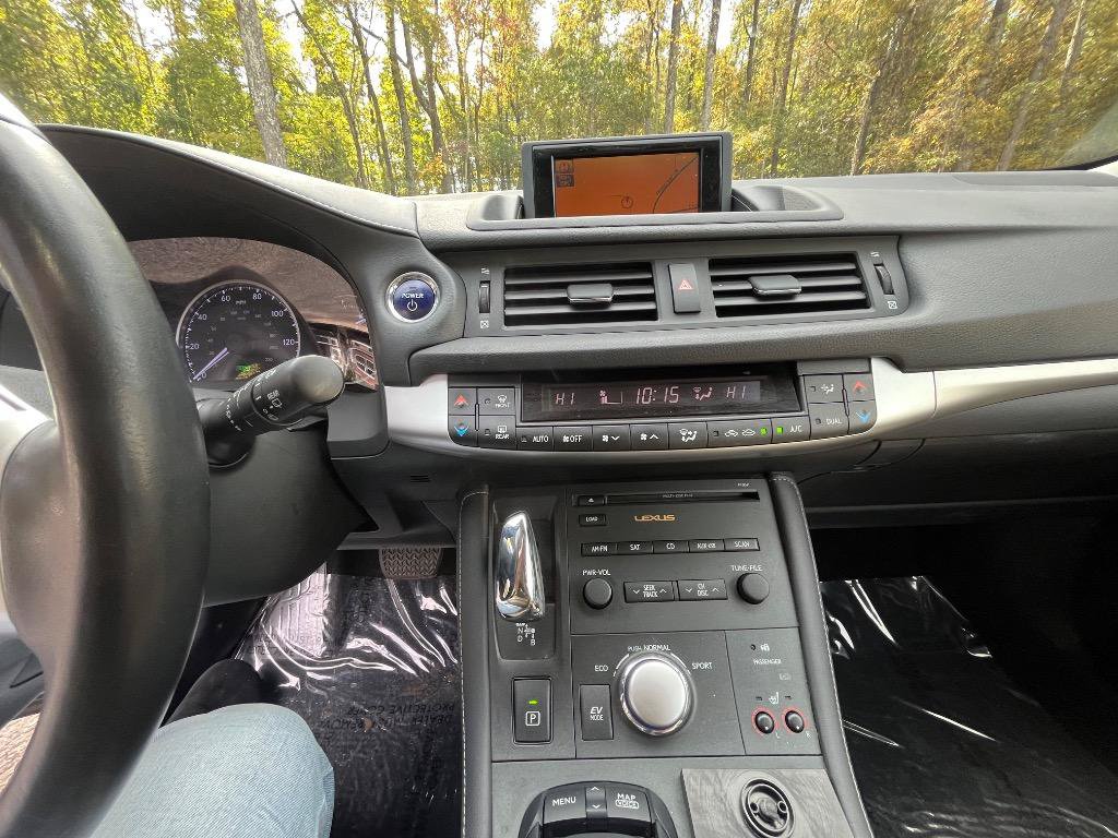 Used 2011 Lexus CT 200h Premium w/ Premium Audio Pkg FWD image 22