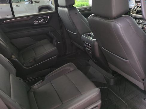 Used 2023 Chevrolet Tahoe Z71 w/ Luxury Package AWD/4WD image 18