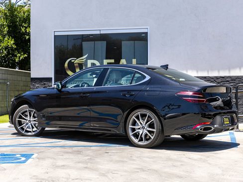 Used 2025 Genesis G70 2.5T RWD image 10