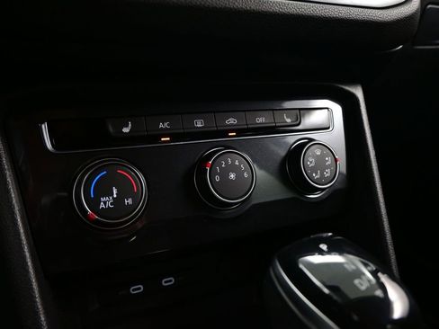 Used 2022 Volkswagen Tiguan S image 22