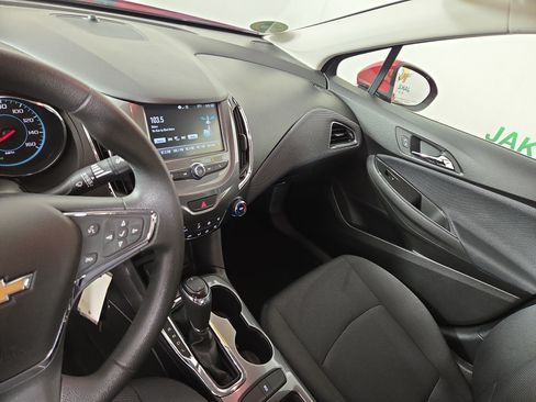 Used 2018 Chevrolet Cruze LT FWD image 23