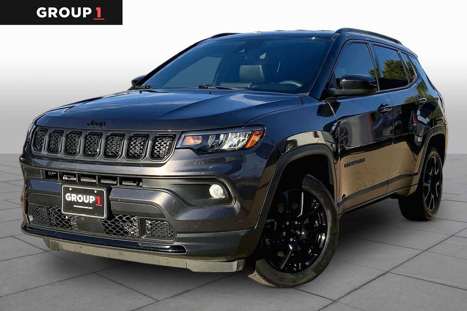 Used 2023 Jeep Compass Latitude AWD/4WD image 1