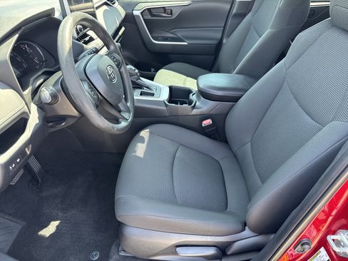 Used 2023 Toyota RAV4 LE FWD image 5
