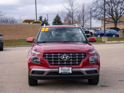 Certified 2022 Hyundai Venue SEL image 2