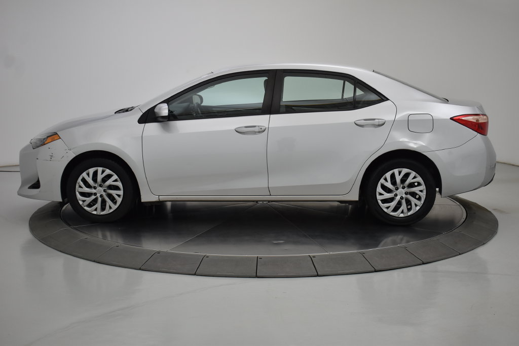 Used 2018 Toyota Corolla LE FWD image 14