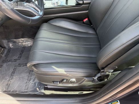 Used 2025 Genesis G80 2.5T image 13