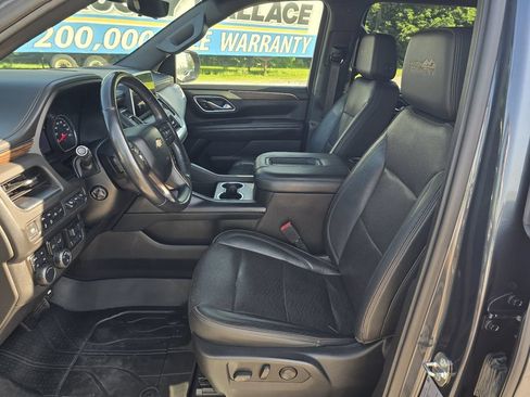 Used 2021 Chevrolet Suburban High Country w/ Premium Package AWD/4WD image 14