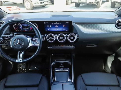 Used 2025 Mercedes-Benz GLA 250 image 12