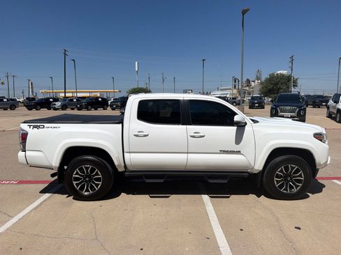 Used 2020 Toyota Tacoma TRD Sport RWD image 4