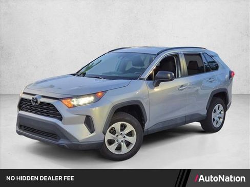 Used 2021 Toyota RAV4 LE FWD image 1