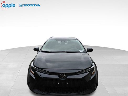 Used 2022 Toyota Corolla LE image 2