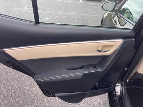 Used 2015 Toyota Corolla LE FWD image 12