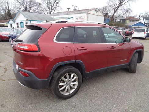 Used 2017 Jeep Cherokee Limited image 7