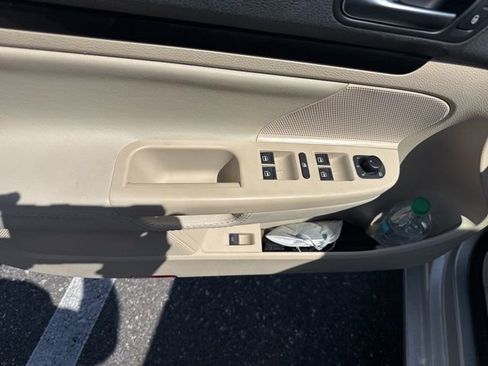 Used 2010 Volkswagen Jetta SE image 18