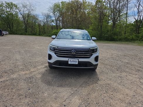 Used 2024 Volkswagen Atlas SE FWD image 8