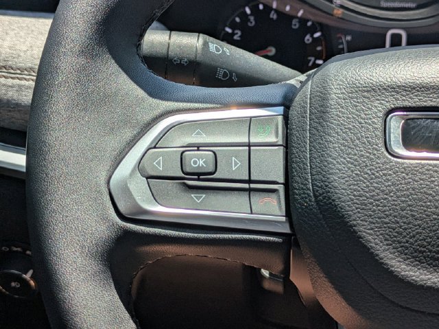 Used 2024 Jeep Compass Latitude AWD/4WD image 33