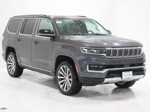 Used 2023 Jeep Grand Wagoneer Series II image 4