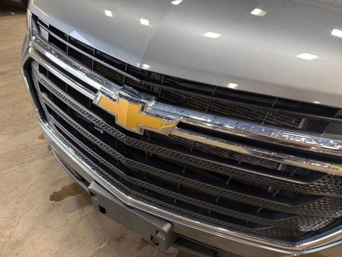Used 2021 Chevrolet Traverse LS image 31