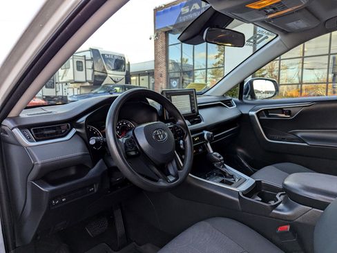 Used 2019 Toyota RAV4 XLE w/ Convenience Package image 13