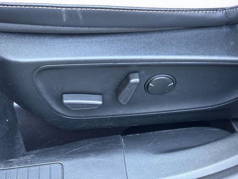 Used 2021 Ford Escape Titanium image 25