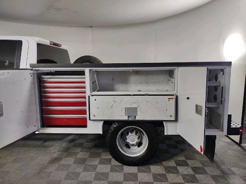 Used 2024 Chevrolet Silverado 3500 W/T w/ Snow Plow Prep Package image 4