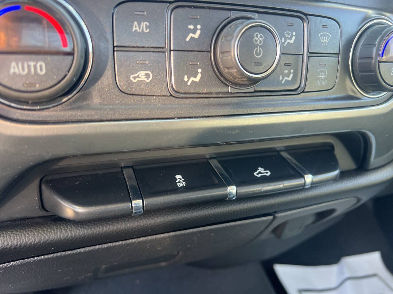 Used 2018 Chevrolet Silverado 1500 LT w/ Texas Edition RWD image 16