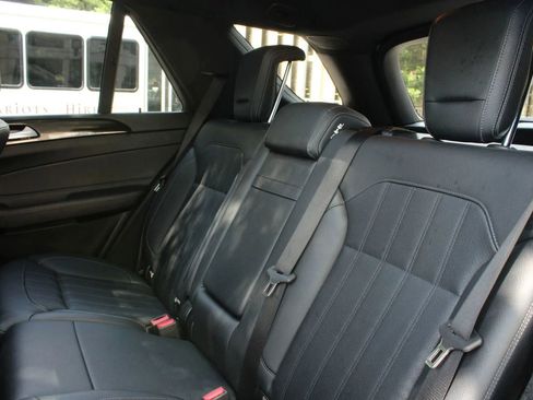 Used 2017 Mercedes-Benz GLE 43 AMG 4MATIC w/ Premium 2 Package image 25