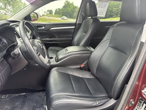 Used 2018 Toyota Highlander XLE FWD image 5