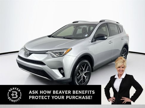 Used 2018 Toyota RAV4 SE image 1