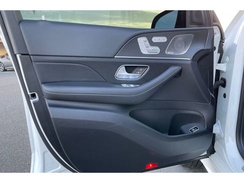 Used 2024 Mercedes-Benz GLS 450 4MATIC w/ AMG Line Exterior image 10