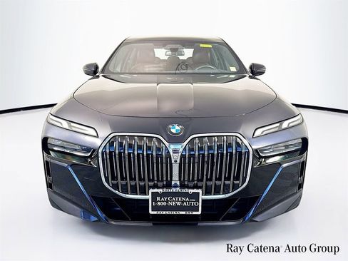 Used 2023 BMW 740i RWD image 2