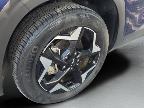 Used 2024 Kia Seltos EX FWD image 30
