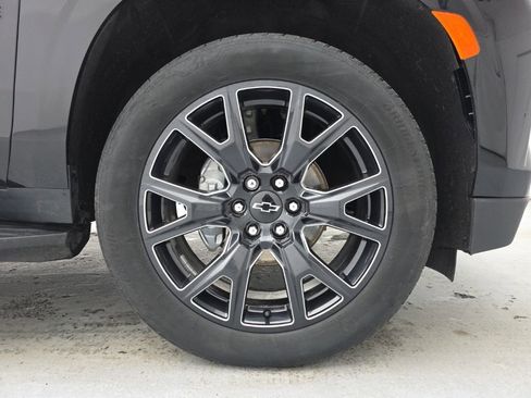 Used 2024 Chevrolet Tahoe Premier w/ Premium Package image 19