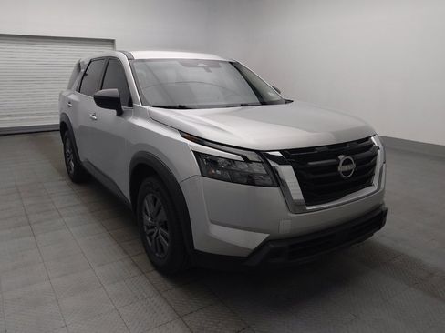 Used 2024 Nissan Pathfinder S FWD image 14