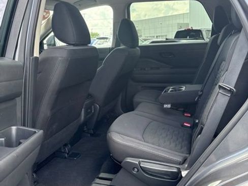 Used 2025 Nissan Pathfinder SV FWD image 6