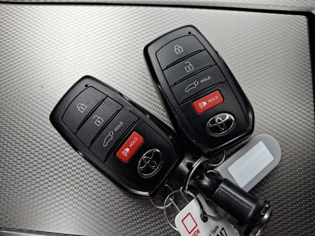Used 2025 Toyota Sequoia Limited AWD/4WD image 23