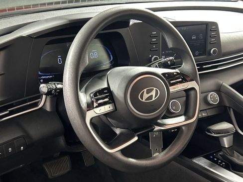 Used 2024 Hyundai Elantra SE image 14