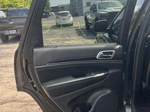 Used 2021 Jeep Grand Cherokee Limited AWD/4WD image 29