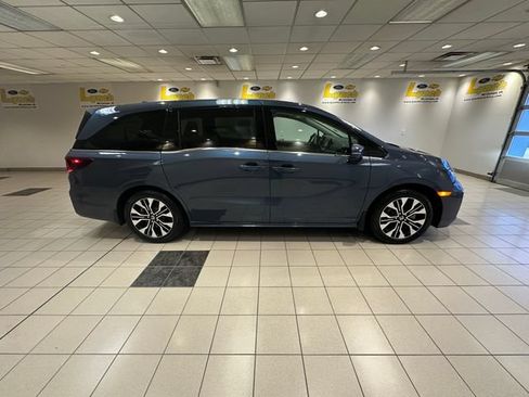 Used 2026 Honda Odyssey Elite image 3