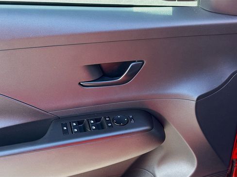 Used 2025 Hyundai Kona SEL image 13