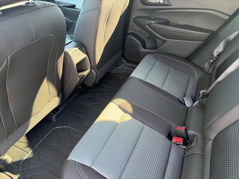 New 2026 Chevrolet Trax LT w/ Sunroof Package FWD image 11