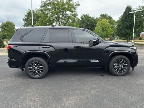 Used 2025 Toyota Sequoia Platinum AWD/4WD image 10