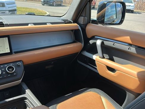 Certified 2024 Land Rover Defender 110 X-Dynamic SE image 23